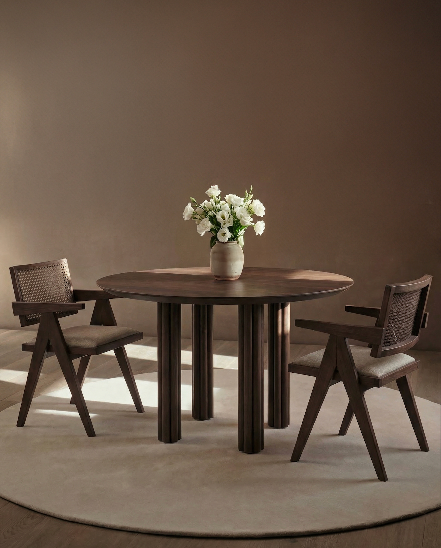 Komo - Yuvarlak Ceviz Yemek Masası